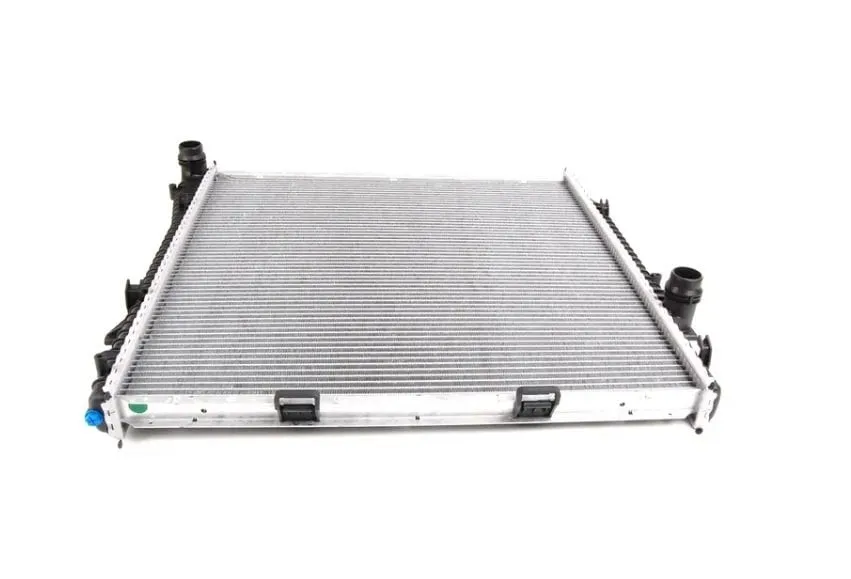 BMW RADYATÖR E53 MEKANİK ŞANZIMAN CR 567 000P