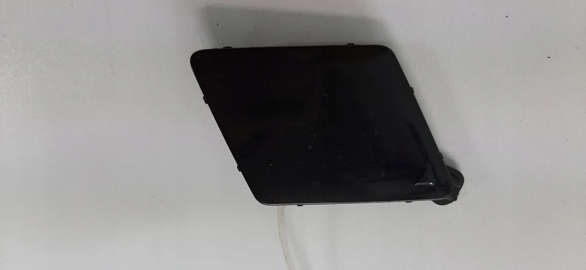 BMW ÇEKİ DEMİR KAPAĞI F10 ÖN