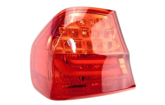 BMW E90+LCİ STOP LAMBASI DIŞ SOL 2009-2011 63217289425