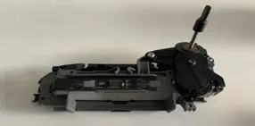 AUDİ A3 2007-2013 KAPI İÇ BRAKETİ ÖN SOL 8P1837885A