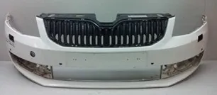 SKODA OCTAVİA 2013-2017 ÖN TAMPON FAR YIKAMALI PANJURLÜ TİP 5E0807217A