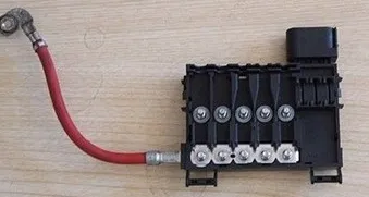 VOLKSWAGEN GOLF4 SİGORTA KUTUSU KABLOLU 1J0937617A